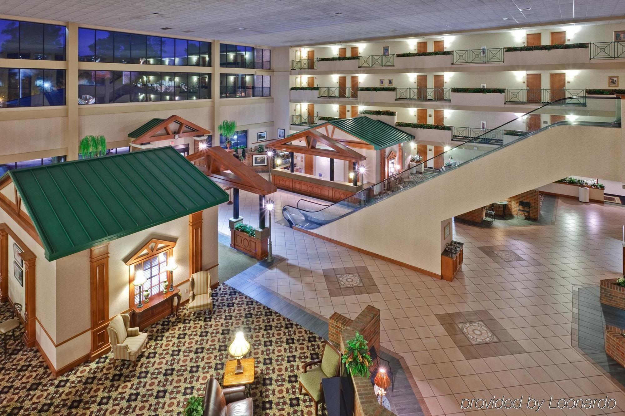 Holiday Inn Memphis-University Of Memphis, An Ihg Hotel Exterior photo